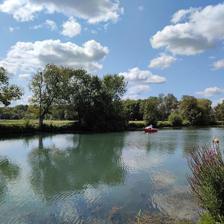 Camping Belle Riviere Chaniers Екстериор снимка