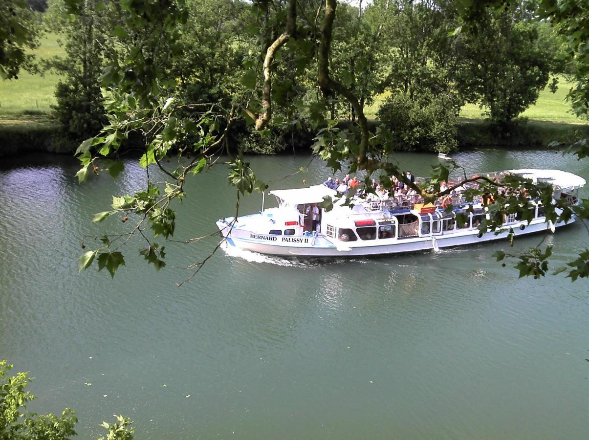 Camping Belle Riviere Chaniers Екстериор снимка