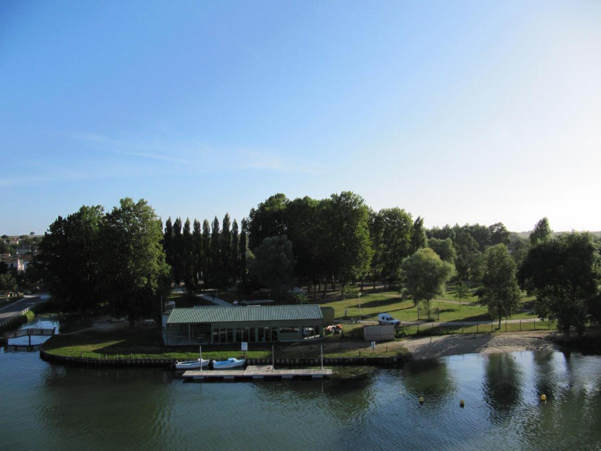 Camping Belle Riviere Chaniers Екстериор снимка