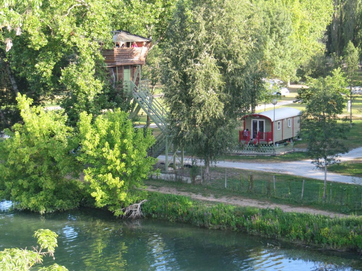 Camping Belle Riviere Chaniers Екстериор снимка