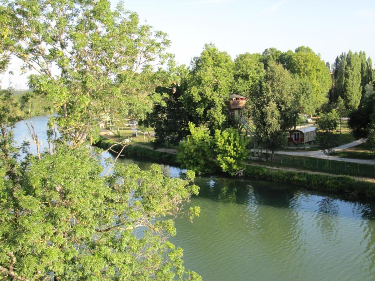 Camping Belle Riviere Chaniers Екстериор снимка