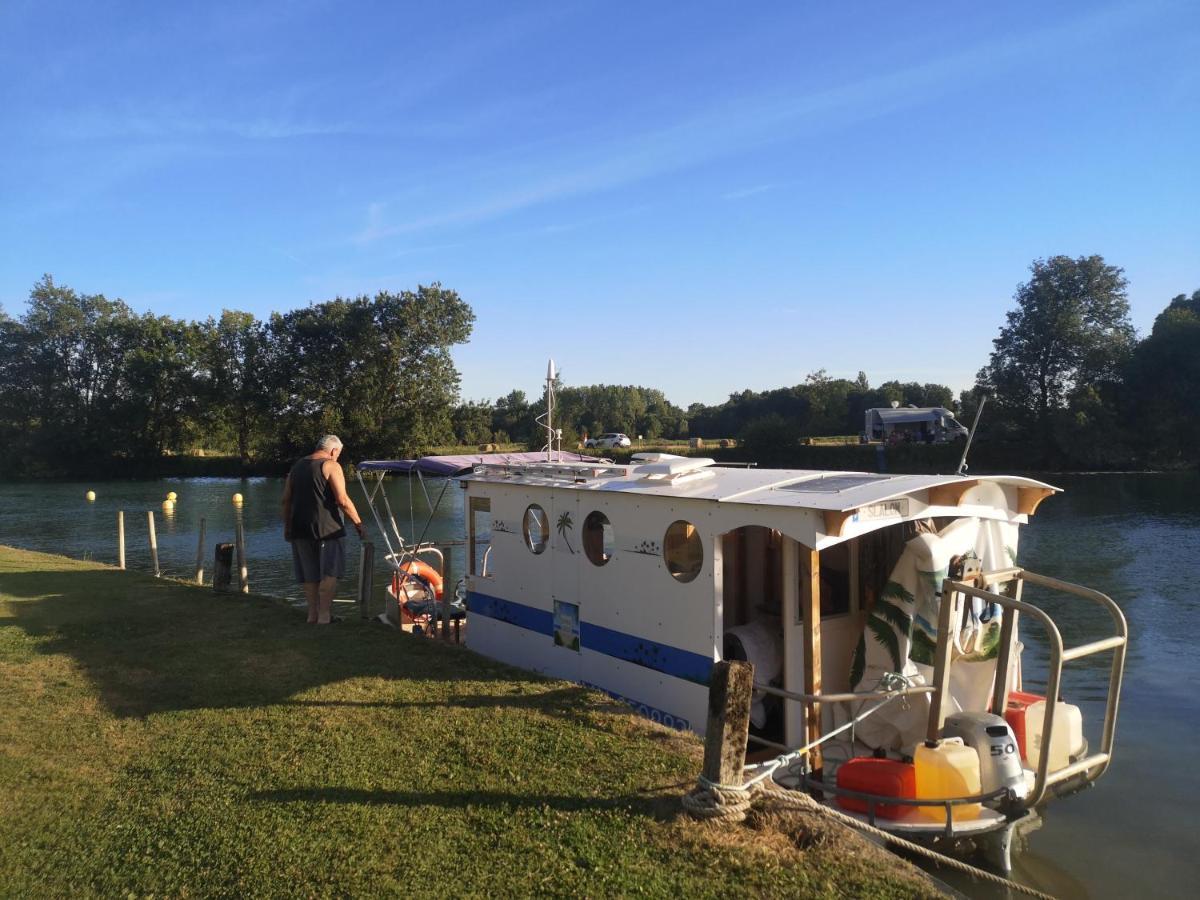 Camping Belle Riviere Chaniers Екстериор снимка