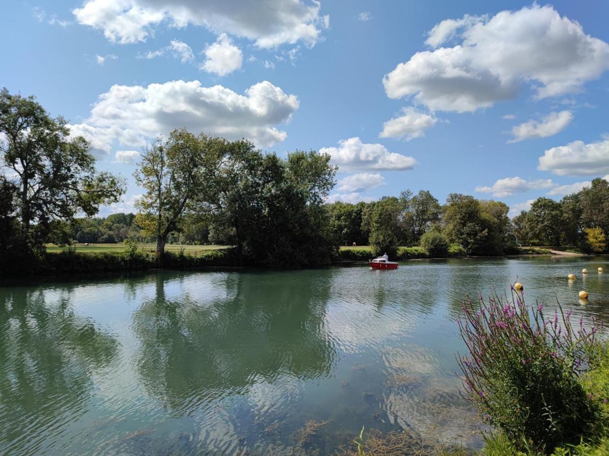 Camping Belle Riviere Chaniers Екстериор снимка